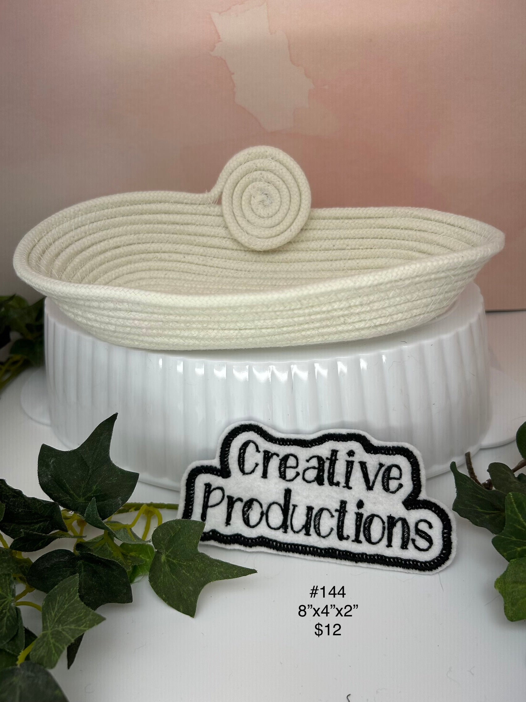 Natural colored Peeper Keeper rope basket